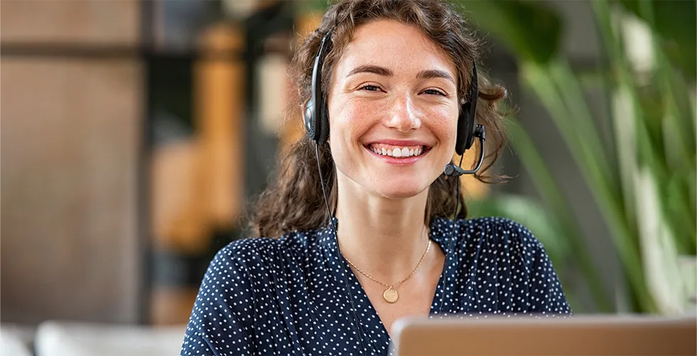 A service employee helps with an Italian translation request
